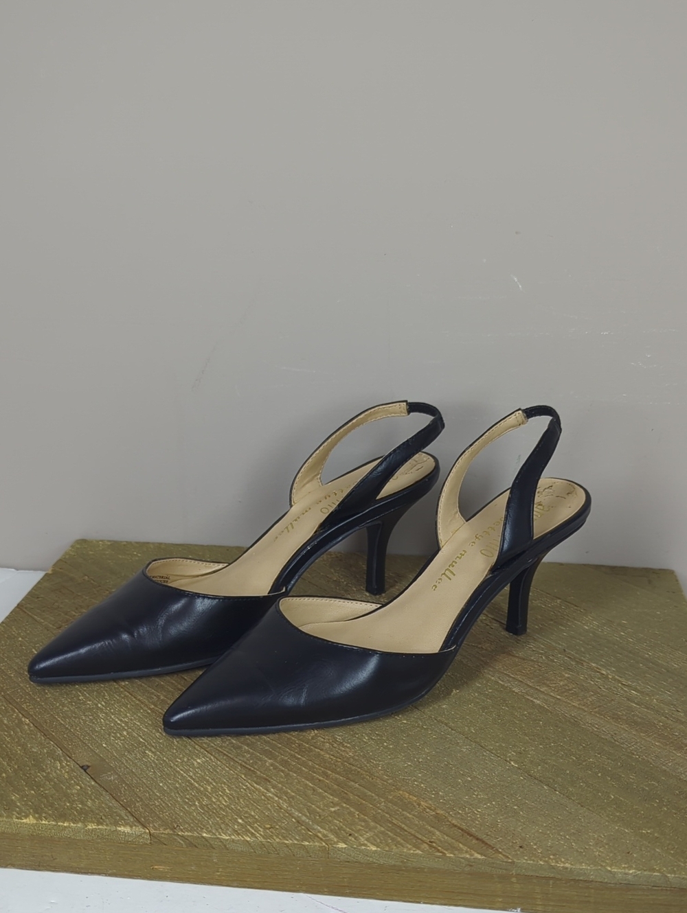 Ann Marino Black Leather Slingback Pointed-Toe Heels 6